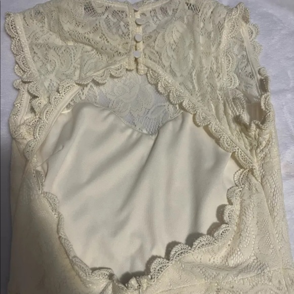 Heart shaped lace dress - Picture 2 of 4